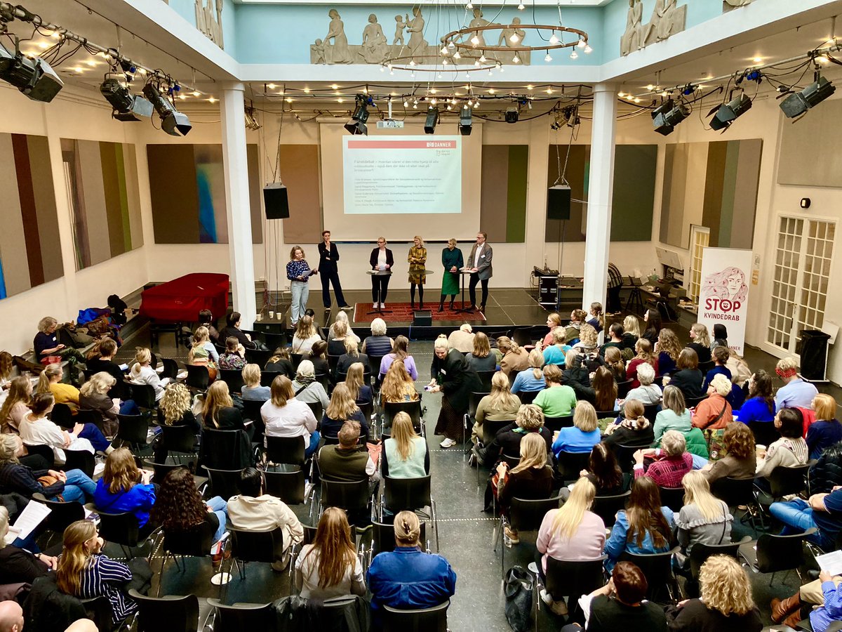 winnie_alim's tweet photo. “Retten til at få hjælp - uanset om det er på krisecenter eller i et ambulant tilbud - er det vigtigste skridt til at give voldsudsatte mulighed for at bryde med volden”, siger @DannerDk direktør @mettemarieyde #dkpol #sammenmodvold https://t.co/GpKcZPFneH