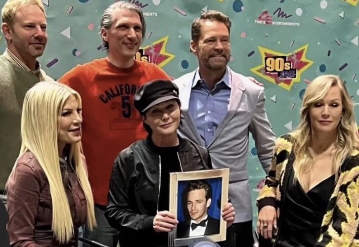 LukePerry111066's tweet photo. Unforgettable💔#LukePerryRip https://t.co/XpGOB8chI5