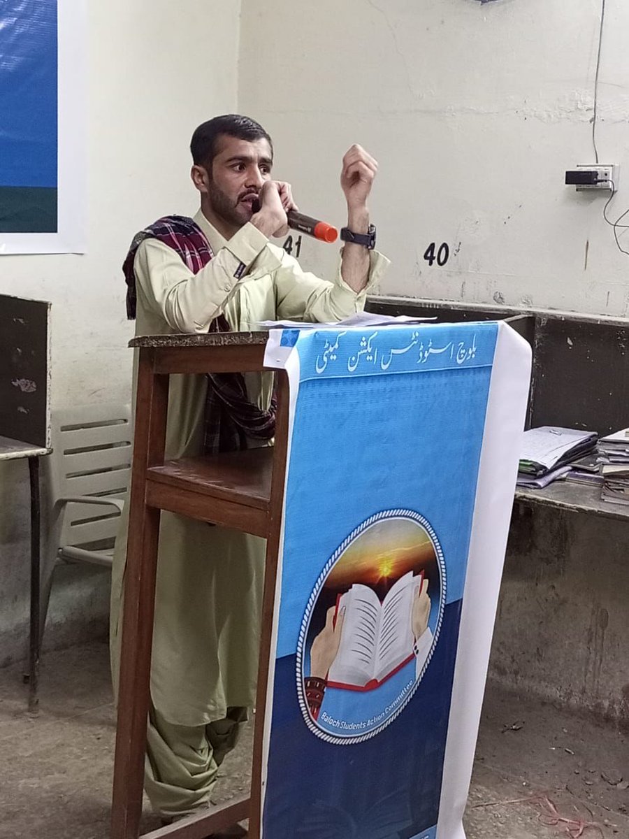 BsacQtaZone's tweet photo. بلوچ اسٹوڈنٹس ایکشن کمیٹی شال ھنکین بروری بنزہ ءُ سنگت الیاس بنزہ ءِ چیر دستی ءَ یک مراگشے برجم دارگ بوتگ۔ دیوان ءِ مہمان ھاس ھنکینی سنگت عامر بلوچ ءُ گچینی مہمان شئے مُرید بلوچ بُوتگ اَنت، https://t.co/ajvSsa56w6