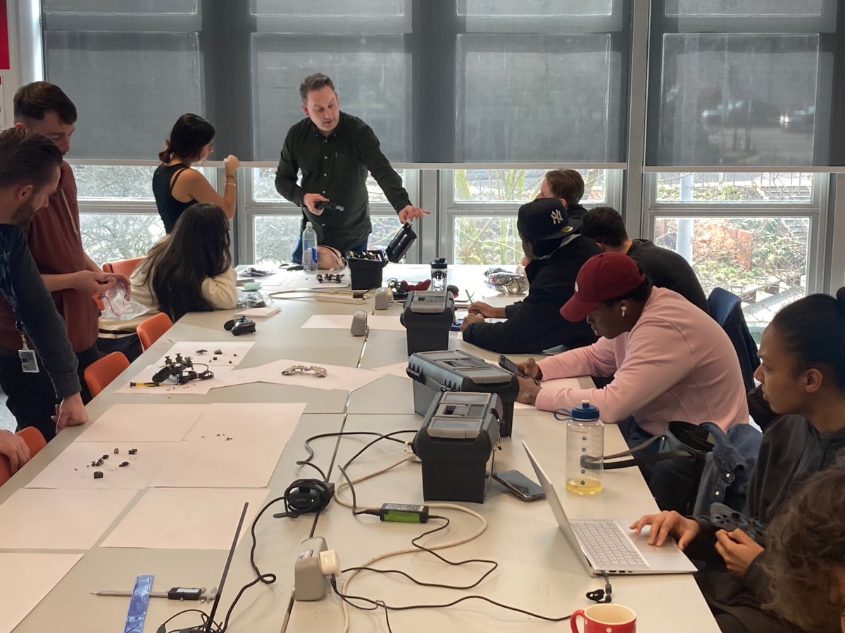 biild_together's tweet image. Aaron &amp;amp; Ben visited Year 2 BSc Product Design students at Nottingham Trent University to give a lecture on #DesignForManufacture as well as run a product teardown and #workshop.  

Great to see their #designthinking &amp;amp; looking forward to seeing the students’ concepts. 

#design