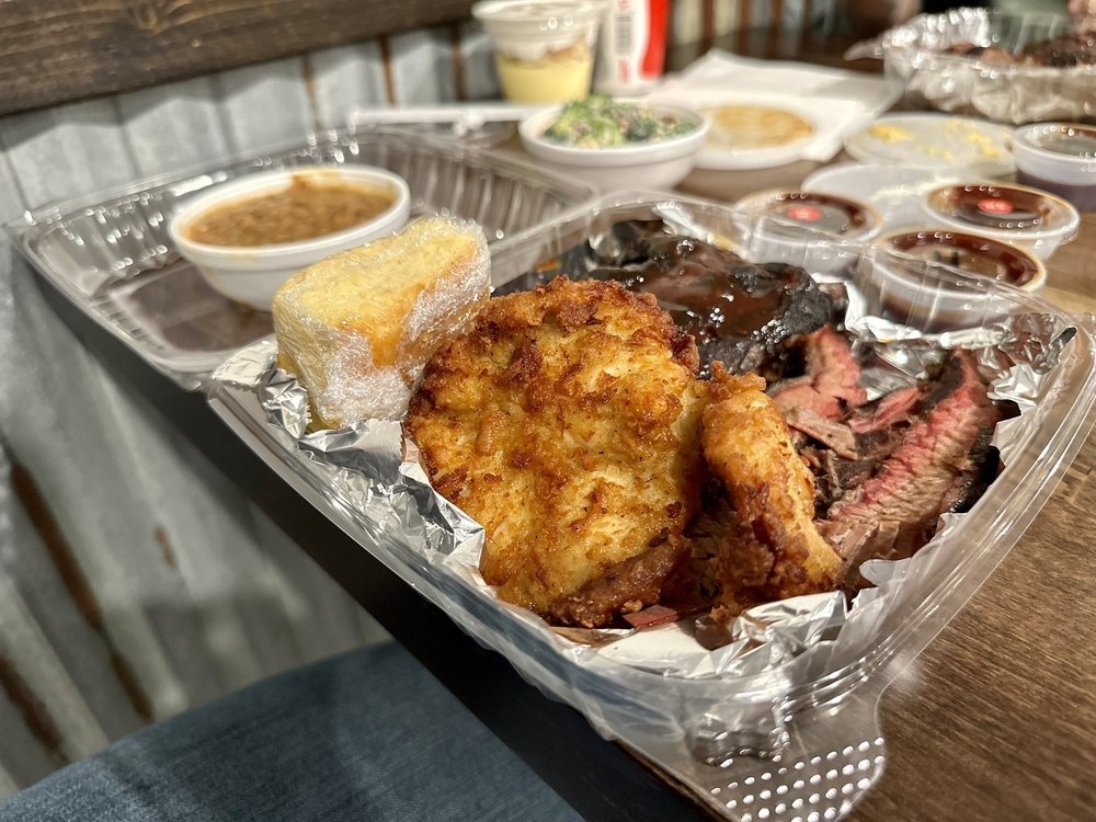 We’re gonna let you in on a little secret 🤫 There’s a #YelpHotAndNew biz in town that’s changing the game with their hickory smoked BBQ.. You can bookmark @smokedkitchenandtap at the link in our bio and thank us later.