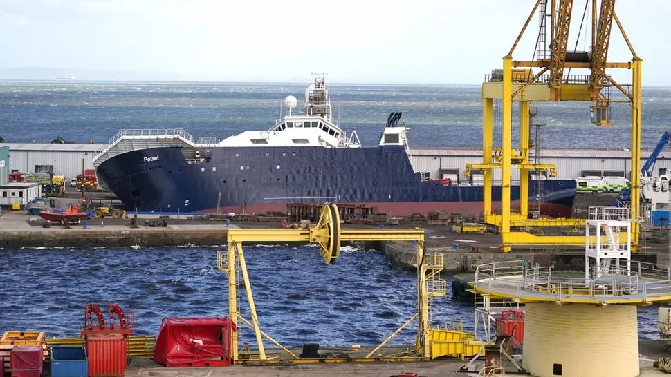 PortalPortuario's tweet image. Escocia: Volcamiento de buque en astillero provoca múltiples heridos en Edimburgo - portalportuario.cl/escocia-volcam… #Escocia #Edimburgo #ImperialDock #Petrel