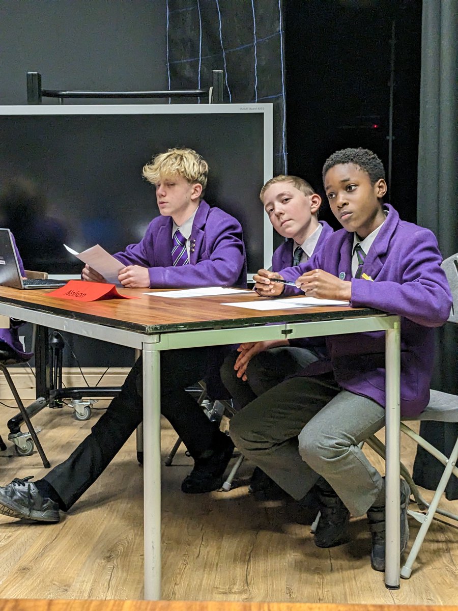 York House English tweet media