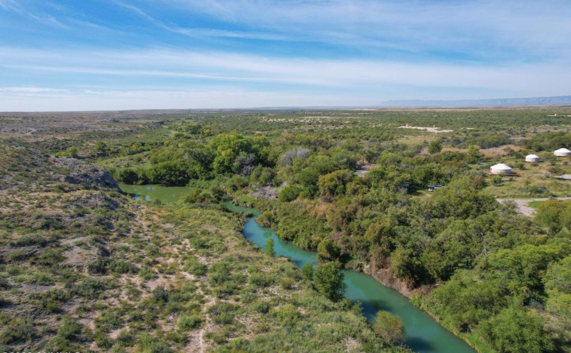 InsaneEstate's tweet photo. Carlsbad, New Mexico. You can have this tent house and 1,175 acres for only $135 million https://t.co/8yc8uGSCuU