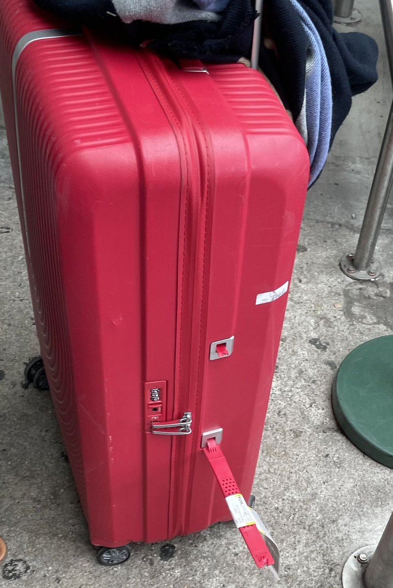 ASJ_71's tweet photo. @tapairportugal Thanks a lot @tapairportugal damaged an expensive suitcase and won’t do anything about it.  Shocking service https://t.co/7y33dMCvbm
