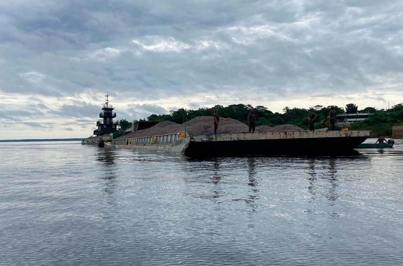 exercitooficial's tweet photo. #LogísticaMilitar
Na manhã de 18 de março, desatracou do Centro de Embarcações do Comando Militar da #Amazônia um módulo logístico com destino a Estirão do Equador/AM. https://t.co/tpnaNObZal
