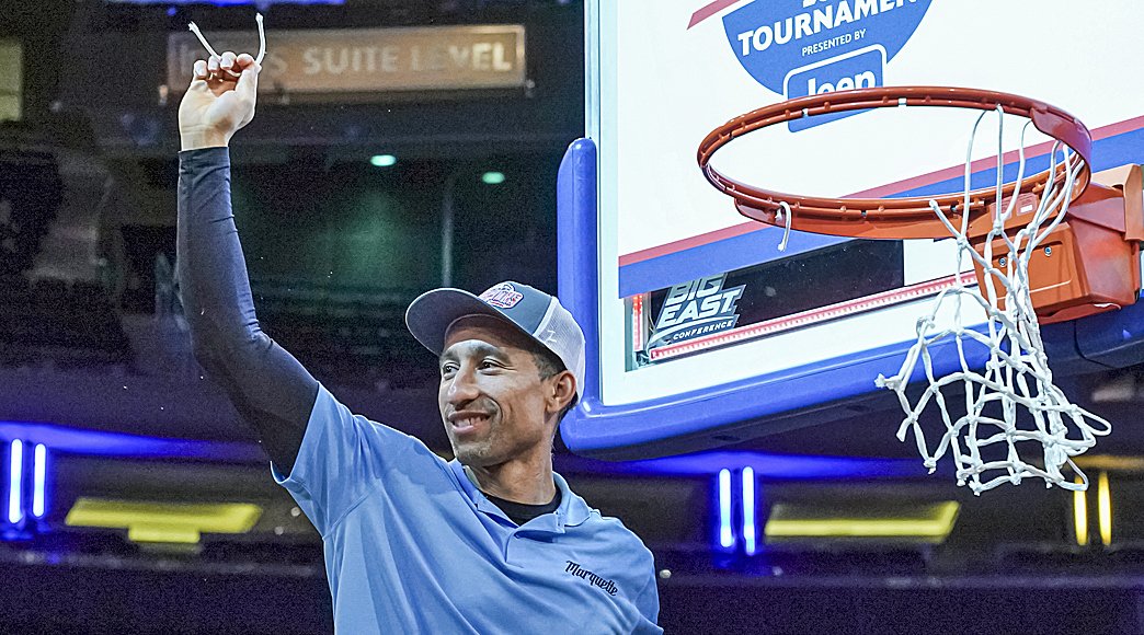 USBWA's tweet image. In his second season at @MarquetteMBB, Shaka Smart has earned our Henry Iba Award as the men's national coach of the year. usbwa.com/a/1072aa7d