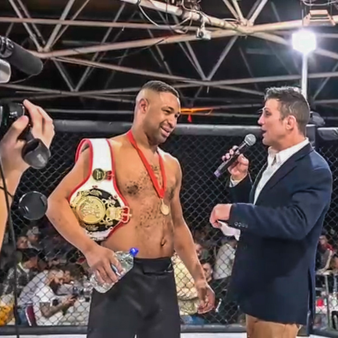 Mercer_scaff's tweet image. Less than 30 seconds this time for Calvin to knock out his opponent. Don’t mess with Scaffolders #kneetoface #knockout #fightnight #TeamMCR 🥊