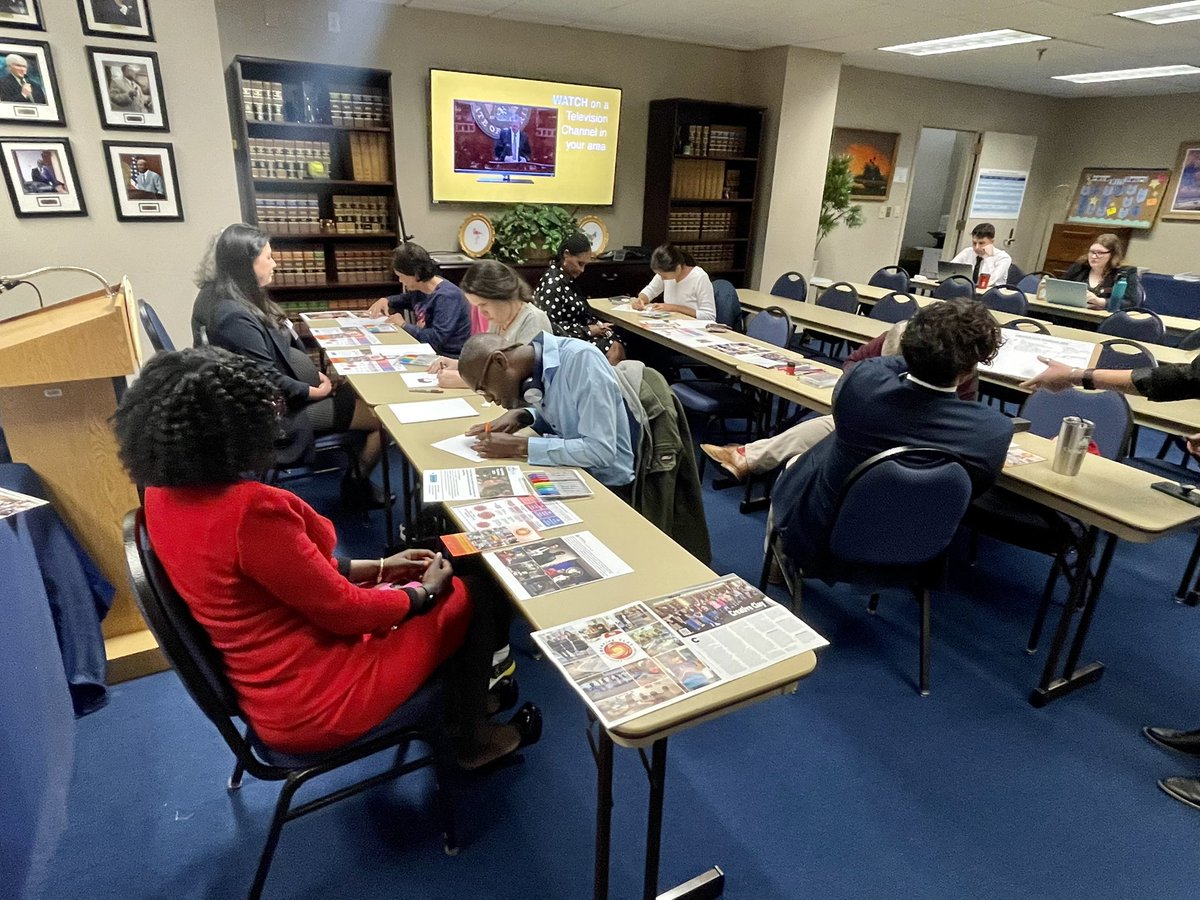 FLHouseDems's tweet image. HAPPENING NOW: @CreativeClay from St. Petersburg is in our Caucus room drawing portraits. Special thanks to Rep. @LindsayCrossFL for sponsoring these wonderful group of artists. #SupportLocalArt