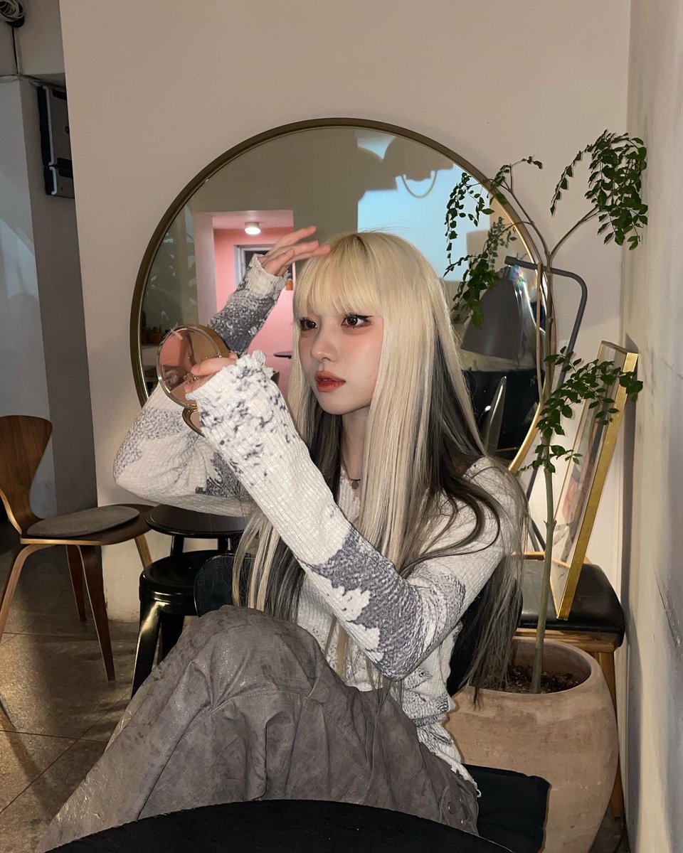 Azer_br's tweet photo. [📸] 22.03.23 atualização.

📍:https://t.co/WFbowTHiMa

 #YUJIN
 #AZER #아제르 https://t.co/zuFMoh3V3L