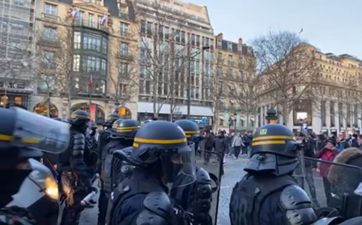 BVoltaire's tweet image. Emmanuel Macron : coincé entre légalité et légitimité - #EmmanuelMacron #lafoule #légitimité
bvoltaire.fr/emmanuel-macro…
Emmanuel Macron, qui se targue de bien connaître l’histoire de France, aurait-il encore oublié que de tous temps, légalité et légitimité se sont souvent oppo...