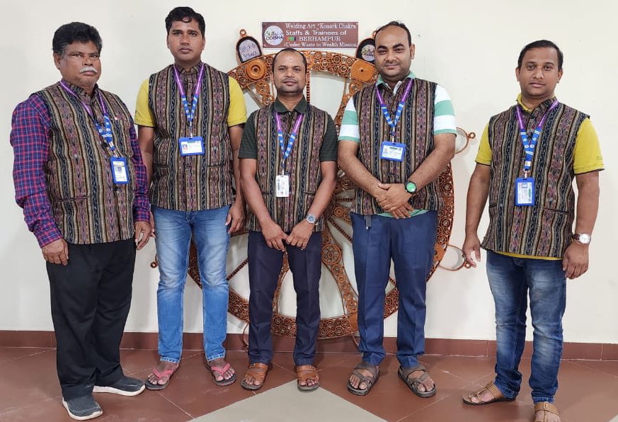 Very proud to see many of my team members wearing dresses made of Odisha’s rich and traditional handwoven fabrics. <a href="/HTH_Odisha/">Handlooms,Textiles & Handicrafts Department,Odisha</a>