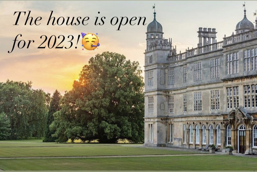 Landi_company's tweet image. @burghleyhouse is open for 2023! We have been busy behind the scenes getting the #staterooms ready for opening. This year we took the opportunity to deep clean the Queen Elizabeth bed, allowing us to get up close to the rarely seen elements of the interior #textileconservation