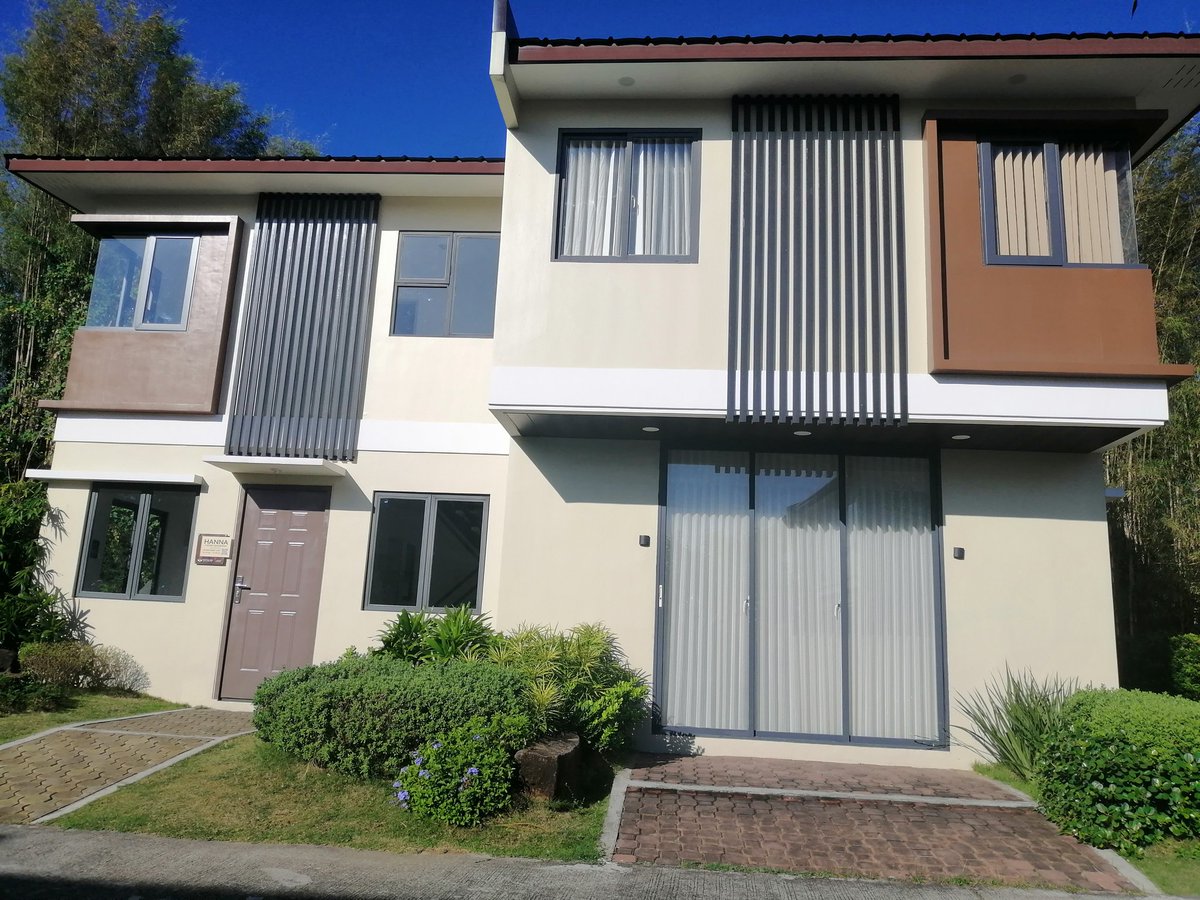 JanzenMs's tweet photo. Let your family enjoy a nature-inspired community close to Metro Manila. Hanna is our 2-storey quadruplex home that gives you the option to create your very own garden or to expand your home space. Send us a message for more details!

#minamiresidences
https://t.co/x8TGirnm0D https://t.co/sjdbYihMti