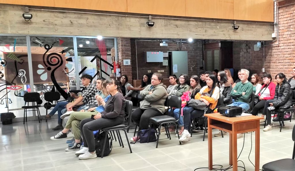 cfe_anep's tweet photo. AHORA | Presentación del Plan de @TrayectoriasCFE en el marco del curso propedéutico, para la generación 2023. #CulturaCFE @ANEP_Uruguay https://t.co/3RgCaI2A0C