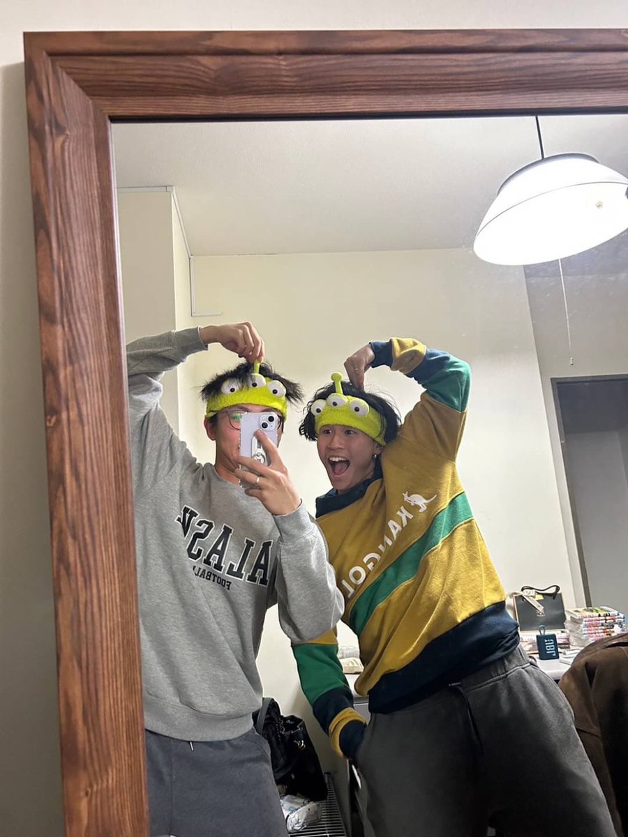 2回　WR のぶと
服が好きでオシャレ男子。ゲラなので基本なんでも笑ってくれます。優しくて頼りがいのあるお兄ちゃん的一面も。恐竜には目がないところは可愛いポイント
byしんたろう