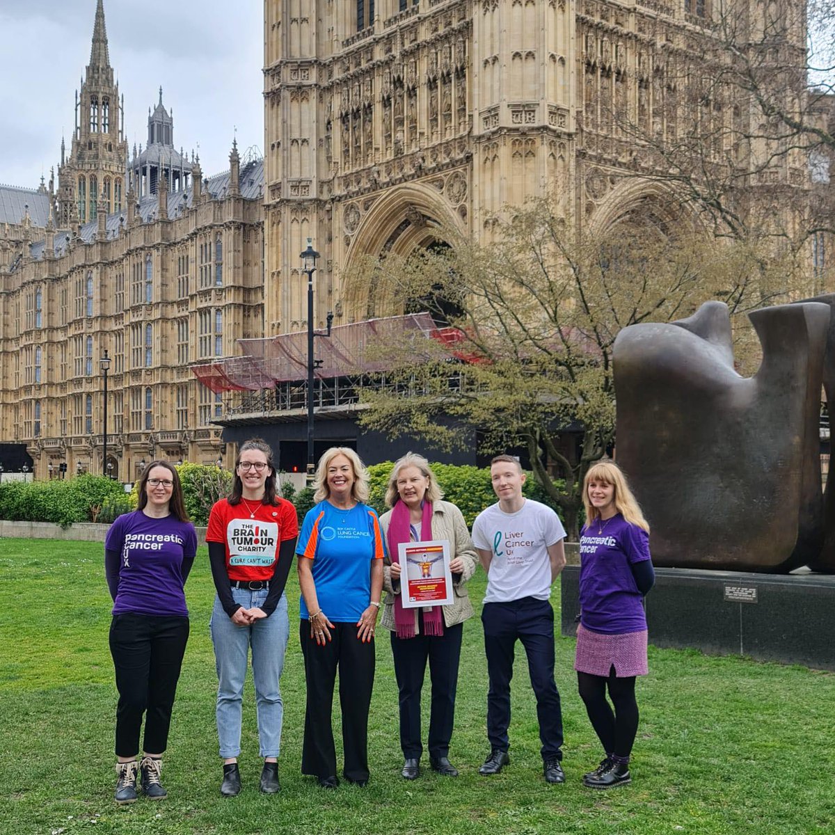 Roy_Castle_Lung's tweet photo. The #canceremergency cannot continue to rise. We need the government to act so the cancer community can get the very best treatment, care and outcomes.
Over 75,000 people signed the #onecancervoice petition and today we're joining 60 charities to see this through. https://t.co/jrqajpyASi