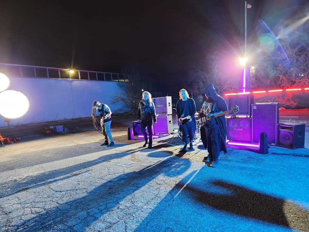 DigitalMyle's tweet photo. Behind the scenes with Bury My Demons! π½π€ #DigitalMyle
#videoproduction #cinematography #filmmaking #filmmaker #videography #video #film #videographer #cinematographer #director #filmproduction #setlife #filming #filmmakers #behindthescenes #onset #musicvideo #videoshoot https://t.co/MxMRrXedMi