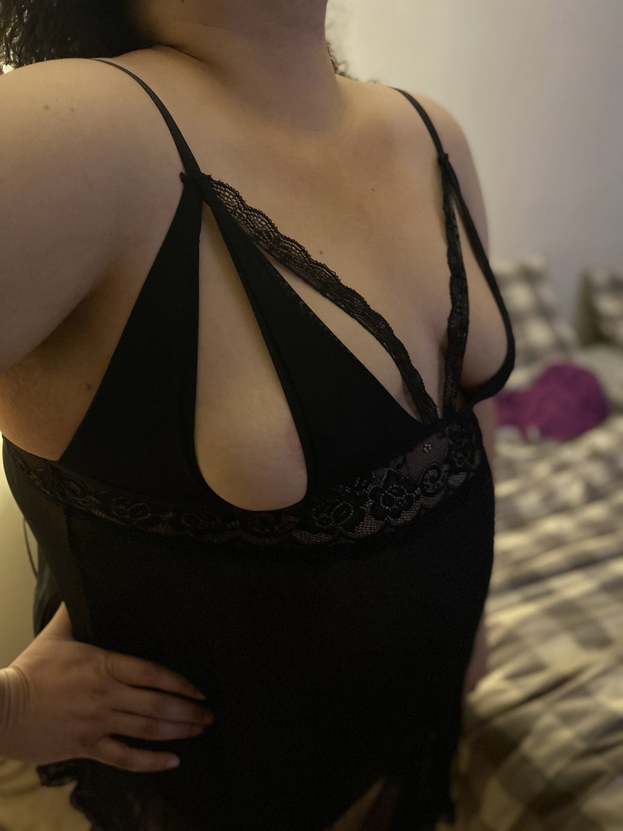 NotYourAvgCali1's tweet photo. Bbw in black 🤤 https://t.co/jvEPpi0FYn