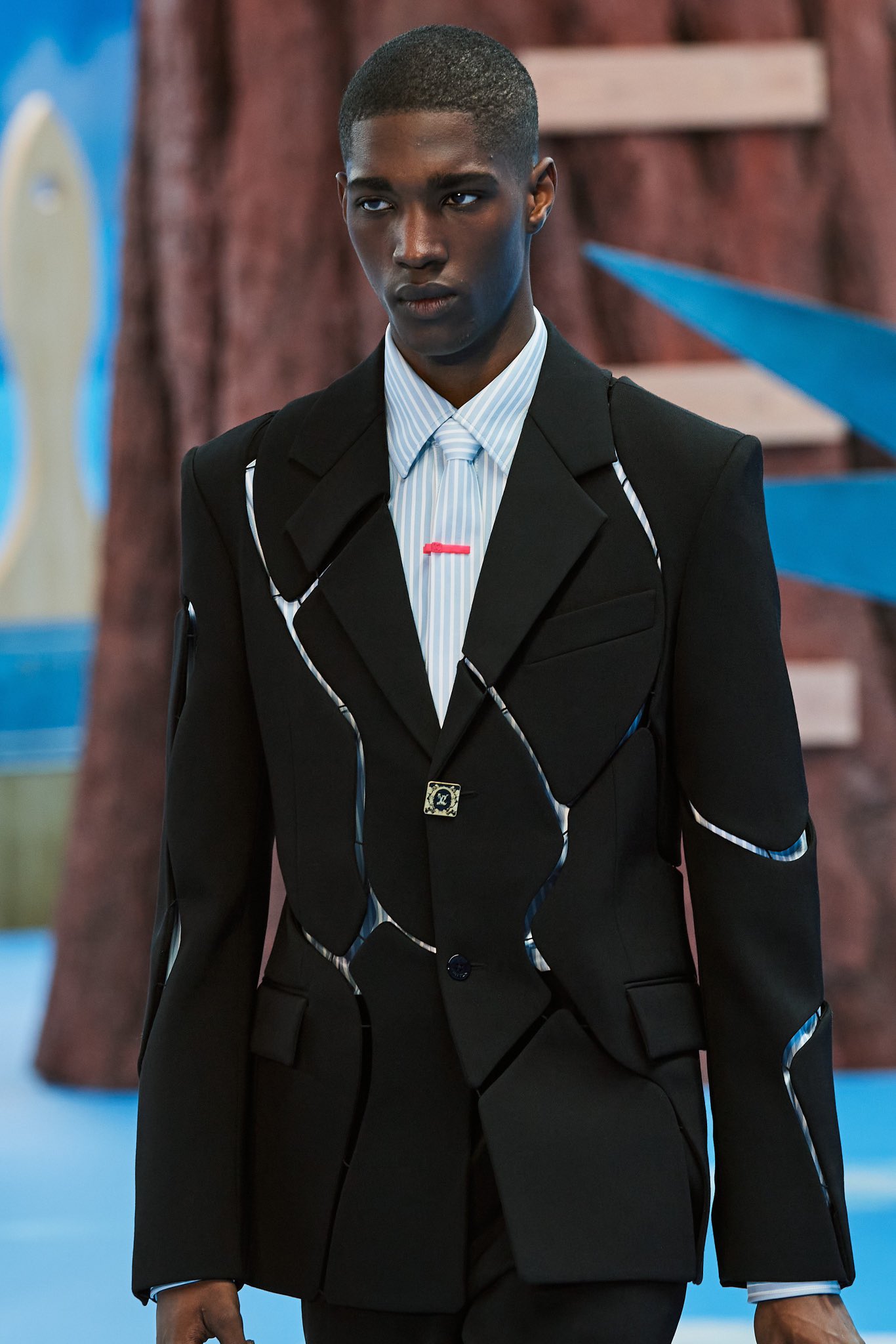 luis vuitton suit