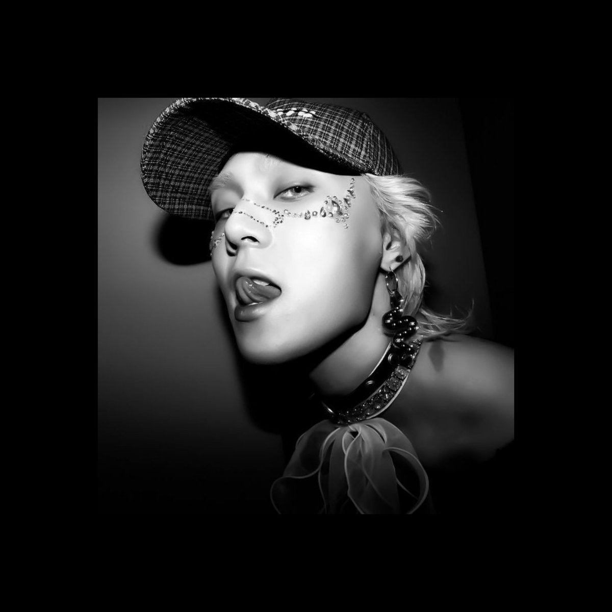 ᅠ

ᅠ

ᅠ

I love you since this morning,
not just for aesthetic
I wanna touch your body,
so fucking electric

ᅠ

ᅠ

ᅠ