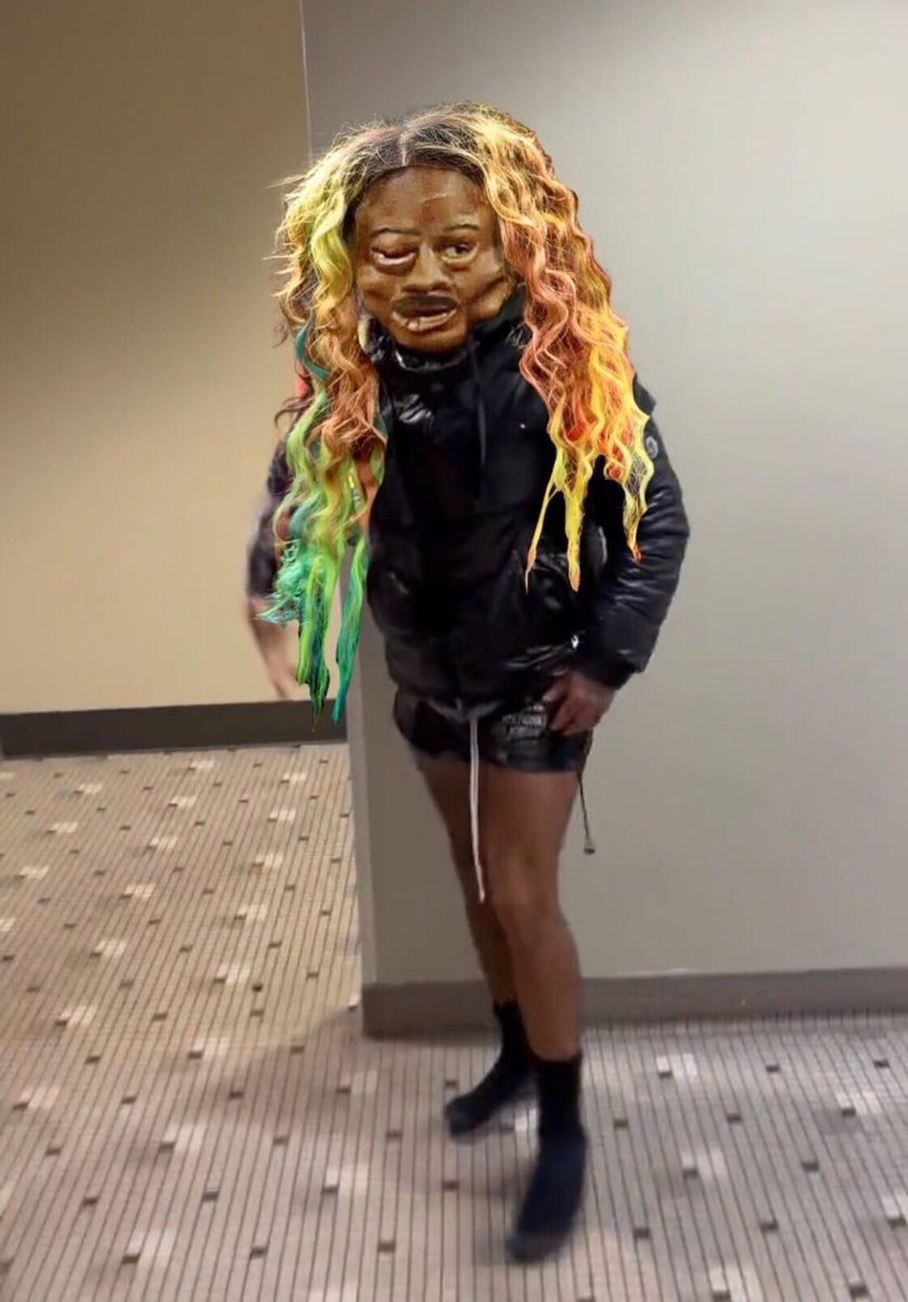 tariqnasheed's tweet photo. Get well soon #Tekashi6ix9ine 

🤕
#SnitchesGetStitches https://t.co/Q3U8k1sdnE