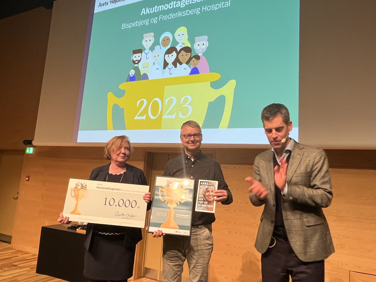 Patientinddrag's tweet photo. @Jens_Gordon kårer årets #LUPdk ’højdespringer’, som hædrer afdelinger, der arbejder målrettet på at forbedre afdelingens patienttilfredshed ...og vinderen er: Akutmodtagelsen, @bfhosp👏
#patientinddragelse https://t.co/hmt9mv465W