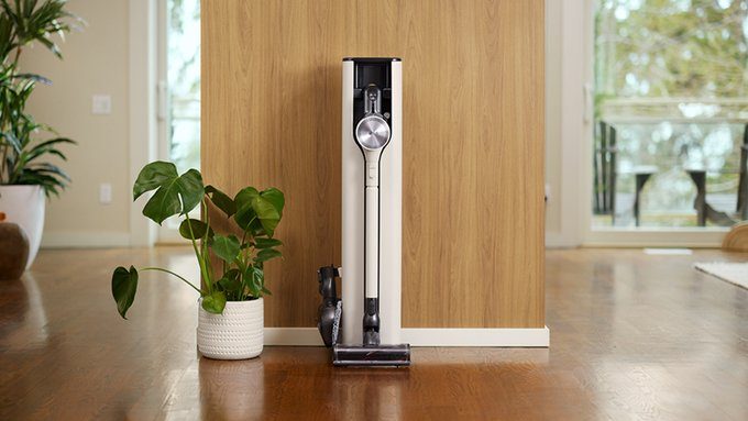 lgjeffjones's tweet photo. Between winter snow and spring rain, 🐾 can be a problem. Keep your floors spotless with the #LGCordZero All-in-One Tower. #LGUS #LGFam 
@LGUS
 
@lgmichaelstokes
 
@LGBBrownNE https://t.co/onySy4FOhD