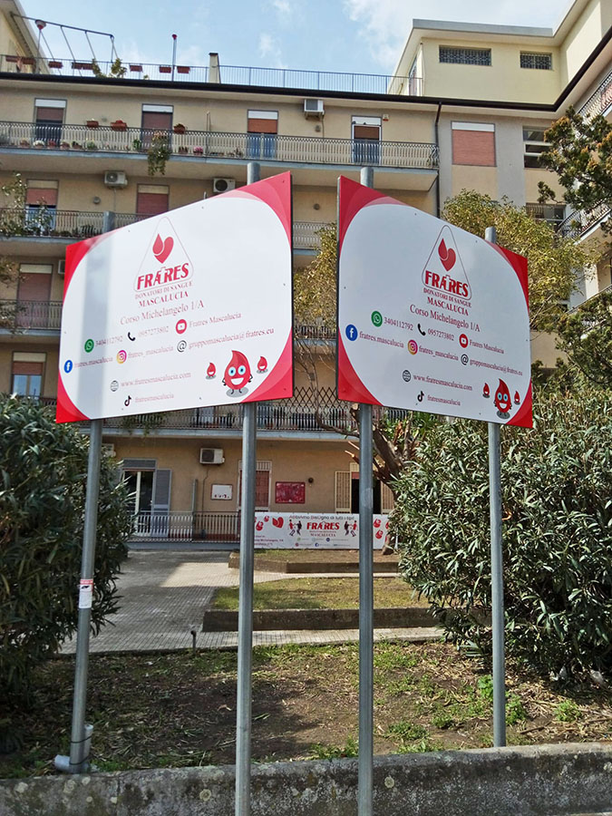 fratrescem's tweet photo. Nuova segnaletica davanti alla sede della #Fratres #Mascalucia #fratrescem #donazionedisangue #donazionesangue #volontariato @FratresMasc_ https://t.co/eneYn4S1hI https://t.co/ugHX1zhE0z