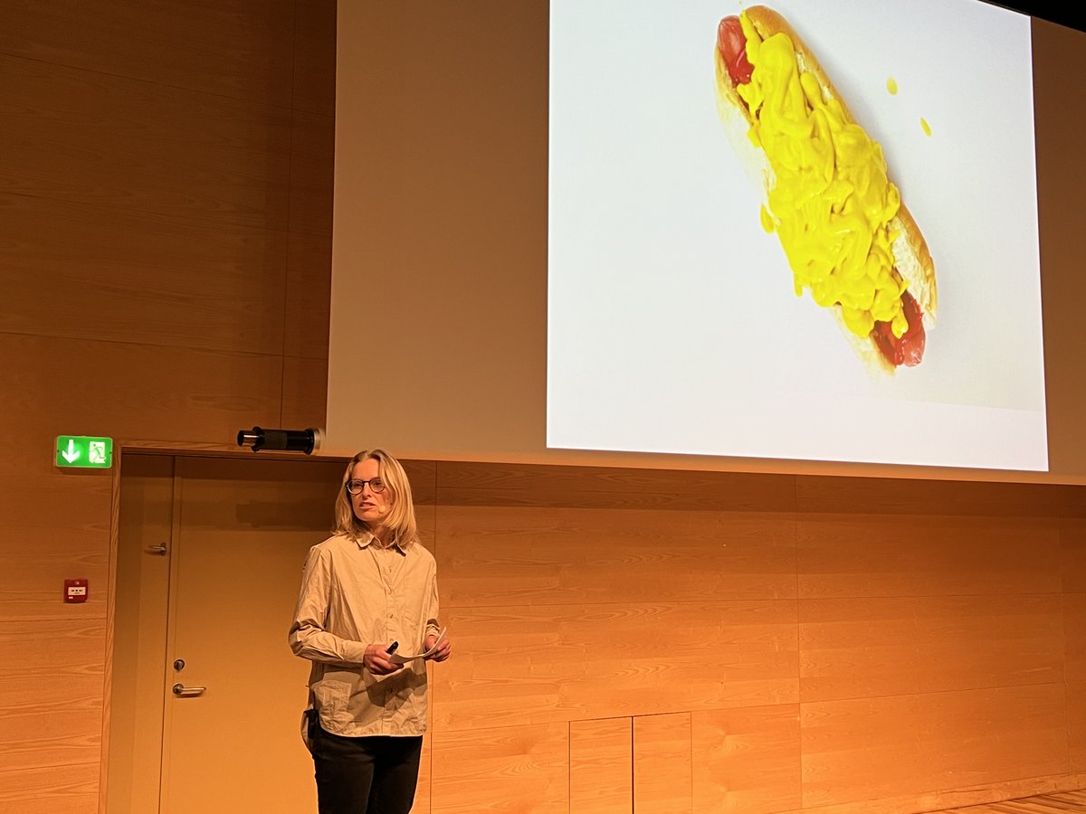 Center for Patientinddragelse (@patientinddrag) on Twitter photo ”Mere er ikke altid bedre", lyder det fra <a href="/IdaDonkin/">Ida Donkin</a> (<a href="/klogevalg/">Vælg Klogt</a> og @LVS_Videnskab) ved dagens sidste oplæg på læringsseminaret om #patientinddragelse. "Hvilke behandlinger giver mening for den enkelte patient og hvilke ikke? Hvilke ønskes ikke? Og hvilke skal vi afstå fra?" ”Mere er ikke altid bedre", lyder det fra <a href="/IdaDonkin/">Ida Donkin</a> (<a href="/klogevalg/">Vælg Klogt</a> og @LVS_Videnskab) ved dagens sidste oplæg på læringsseminaret om #patientinddragelse. "Hvilke behandlinger giver mening for den enkelte patient og hvilke ikke? Hvilke ønskes ikke? Og hvilke skal vi afstå fra?"