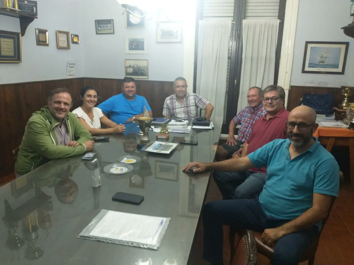 IPPAAzul's tweet photo. 📌 ¡Seguimos visitando las instituciones deportivas de nuestro partido! 💙

👉🏻 Nos reunimos con miembros del Club Chacarita Juniors, Azul Atletic Club, Club Ciclista Azuleño, la Liga de Futbol de Azul y Club Velez. https://t.co/8guy9JAiPk