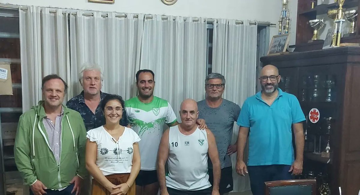 IPPAAzul's tweet photo. 📌 ¡Seguimos visitando las instituciones deportivas de nuestro partido! 💙

👉🏻 Nos reunimos con miembros del Club Chacarita Juniors, Azul Atletic Club, Club Ciclista Azuleño, la Liga de Futbol de Azul y Club Velez. https://t.co/8guy9JAiPk
