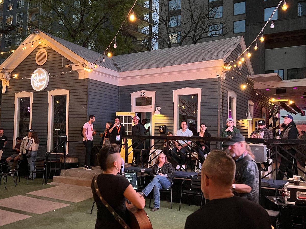 Sarah KirbyYung 楊瑞蘭 on Twitter "Live music abounds in Austin, TX whether it’s in the Dirty Six