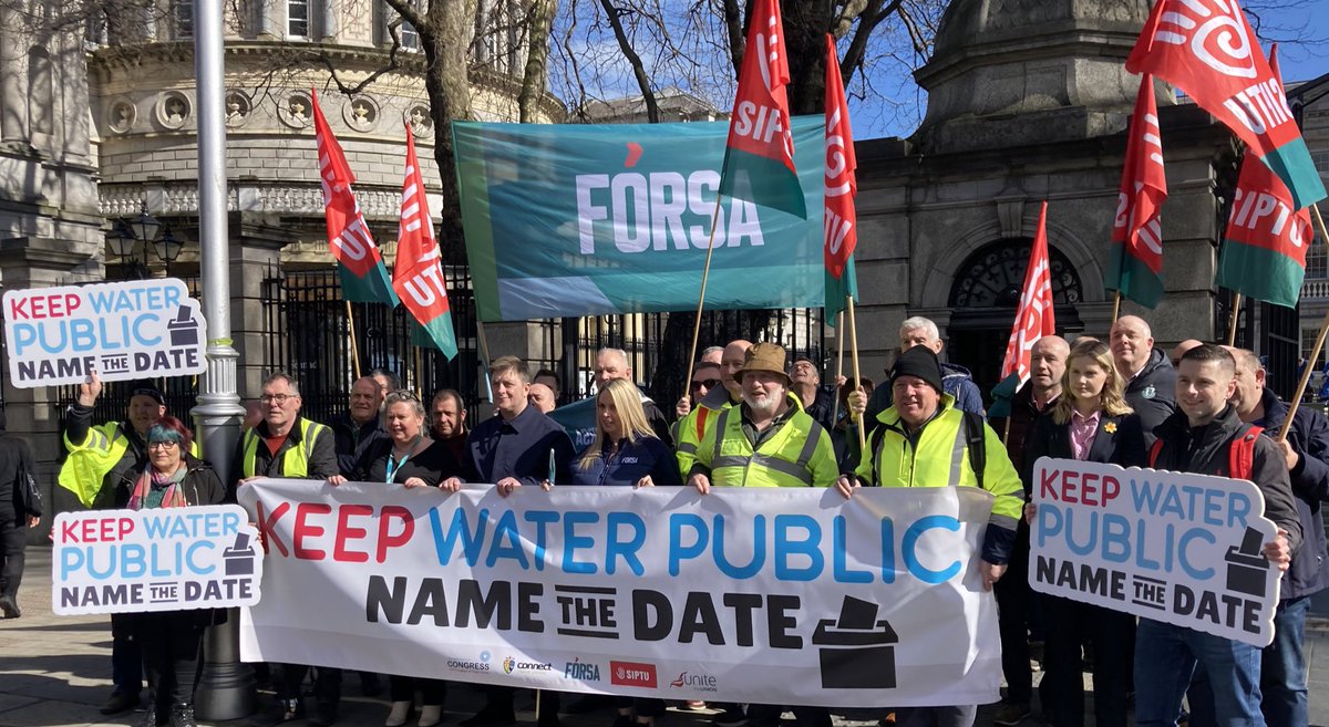 As part of #WorldWaterDay, trade union activists travelled from all over the country to deliver a clear message to government: #NameTheDate for the referendum to #KeepWaterPublic