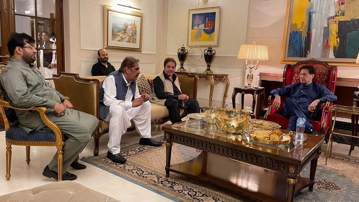 PTIofficial's tweet photo. جنوبی پنجاب سے بڑی سیاسی شخصیت و سابق رکن قومی اسمبلی جمشید دستی کا پاکستان تحریک انصاف میں شمولیت کا اعلان 

چیئرمین تحریک انصاف عمران خان سے زمان پارک میں خصوصی ملاقات https://t.co/i5nnh9q7Hq