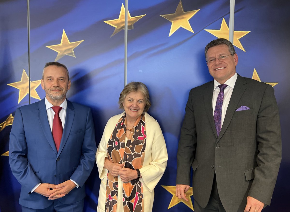 Glad to discuss w/Commissionners <a href="/MarosSefcovic/">Maroš Šefčovič🇪🇺</a> and <a href="/ElisaFerreiraEC/">Elisa Ferreira</a> the devastating consequences of recent fire in #UNESCO city #BanskaStiavnica. I appreciate <a href="/ElisaFerreiraEC/">Elisa Ferreira</a> promised #EU support from structural funds for renovation in order to preserve unique #culturalheritage