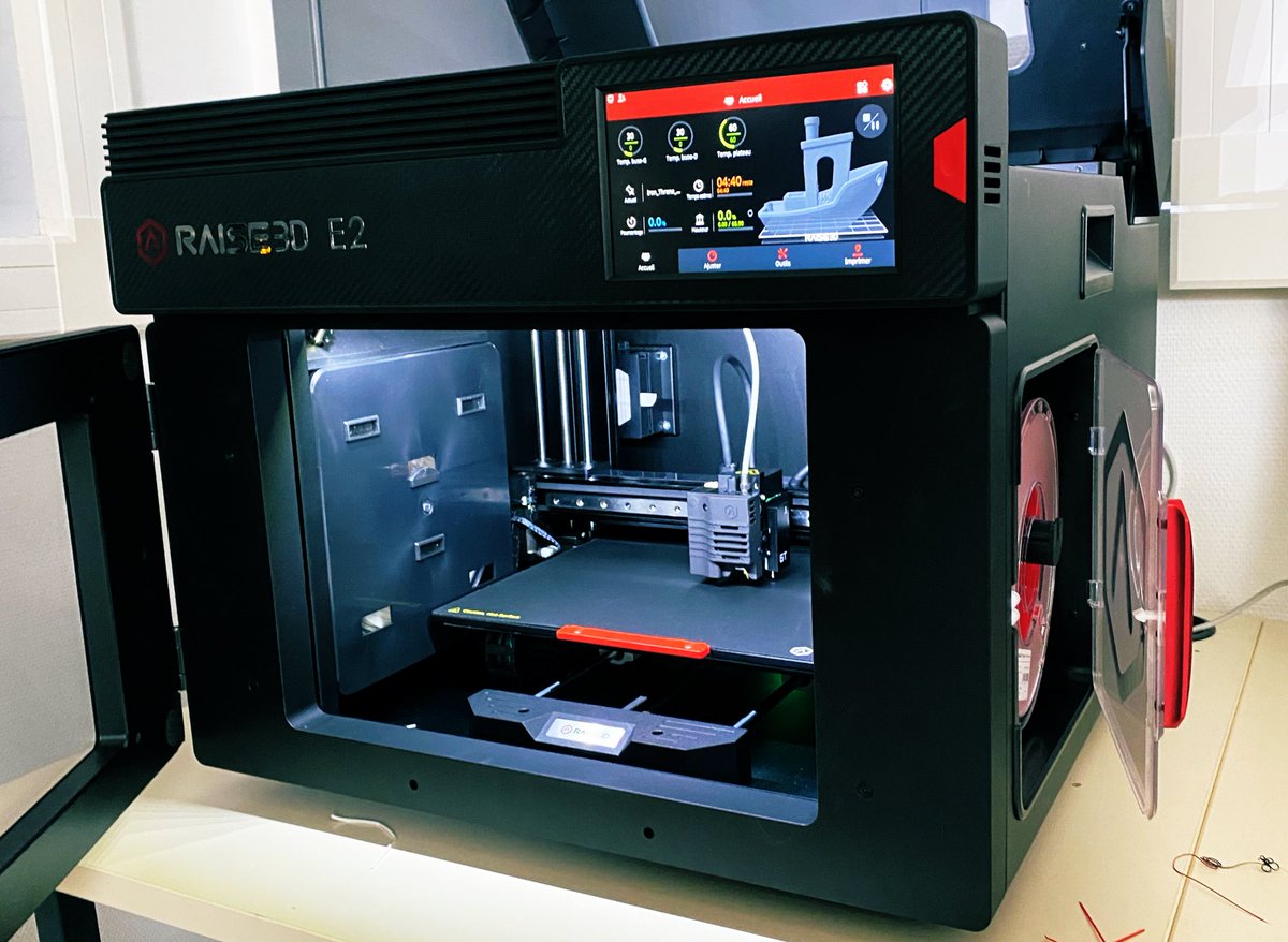 ttindbertrix's tweet photo. Et voilà notre nouvelle imprimante 3D 🤩 la Raise 3D E2. De quoi donner vie à de nombreux projets 🤓 https://t.co/EaY0xe4ry0