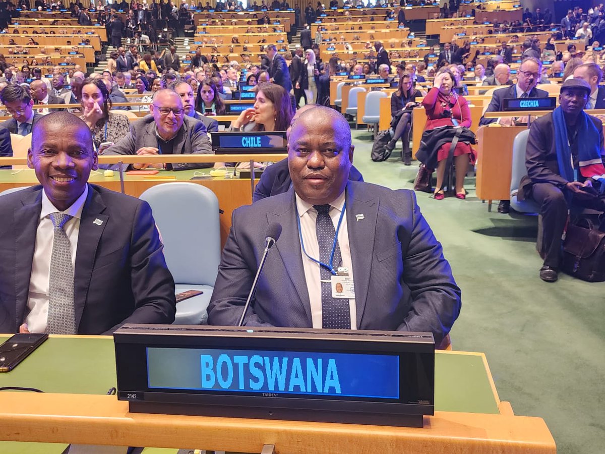 Lemskwape's tweet photo. #Flying_The_Flag 🇧🇼 at the UN @UNwaterconference
Midterm Comprehensive Review of the Implementation of the UN Decade for Action on Water and Sanitation (2018-2028).
#WaterAction
#WaterForSustainableDevelopment
#SafeWaterForAll https://t.co/InYvps7XVK
