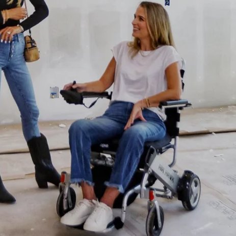 MinoShah's tweet photo. 39-year-old Jessica died of 100% FATAL #ALS leaving behind her husband & 2 children.

EXTREME suffering/deaths continue despite years of #Nurown safety data & UNPRECEDENTED results
 
Congress, help END the CRUEL @FDACBER ALS regulatory RIGIDITY.  DEMAND a #Nurown AdComm hearing so #RealWorldEvidence of efficacy can be shared publicly.  @DrCaliff_FDA 
#NurownWorks #NoAdComNoVoice 

ALS IS NOT RARE. You're MISTAKEN if you believe that HORRIFIC ALS can't happen to you or your loved ones.

@boblatta @RepMGriffith @RepBillJohnson @RepRichHudson @RepBuddyCarter @DrNealDunnFL2 @RepGregPence @RepJohnJoyce @RepHarshbarger @RepMMM @JayObernolte @cathymcmorris @RepSarbanes @RepCardenas @RepDebDingell @RepAnnieKuster @RepRobinKelly @RepBarragan @repLBR @RepAngieCraig @RepKimSchrier @RepLoriTrahan @FrankPallone @DickDurbin @SenJohnThune @DorisMatsui @RepDianaDeGette 
@BernieSanders @PattyMurray @SenBobCasey @SenatorBaldwin @ChrisMurphyCT @timkaine @SenatorHassan @SenTinaSmith @SenatorLujan @SenatorHick @SenMarkey @SenBillCassidy @SenRandPaul @SenatorCollins @SenMullin @lisamurkowski @SenatorBraun @RogerMarshallMD @SenatorRomney @SenTuberville @SenTedBuddNC