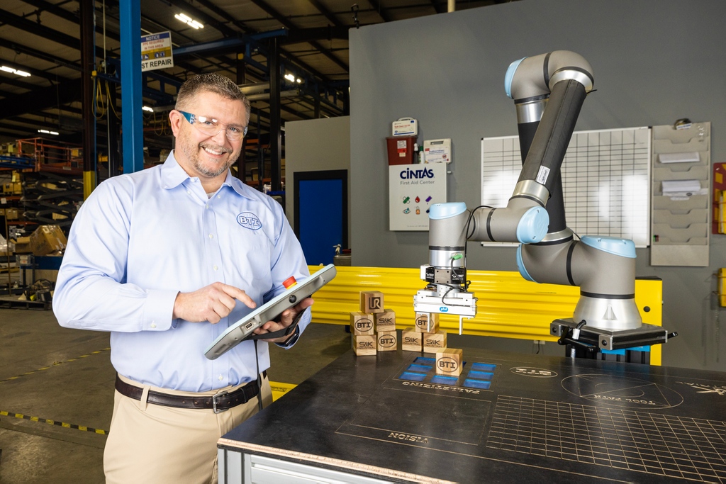 eku's tweet photo. Have you heard? EKUโs newest degree program is in manufacturing engineering! Read about #EKUGrad, Russ Sells, and his successful career in this high-demand field on https://t.co/5ld5anc6AM ๐ โ๏ธ #EKUPrograms https://t.co/3SmTNz4I8T