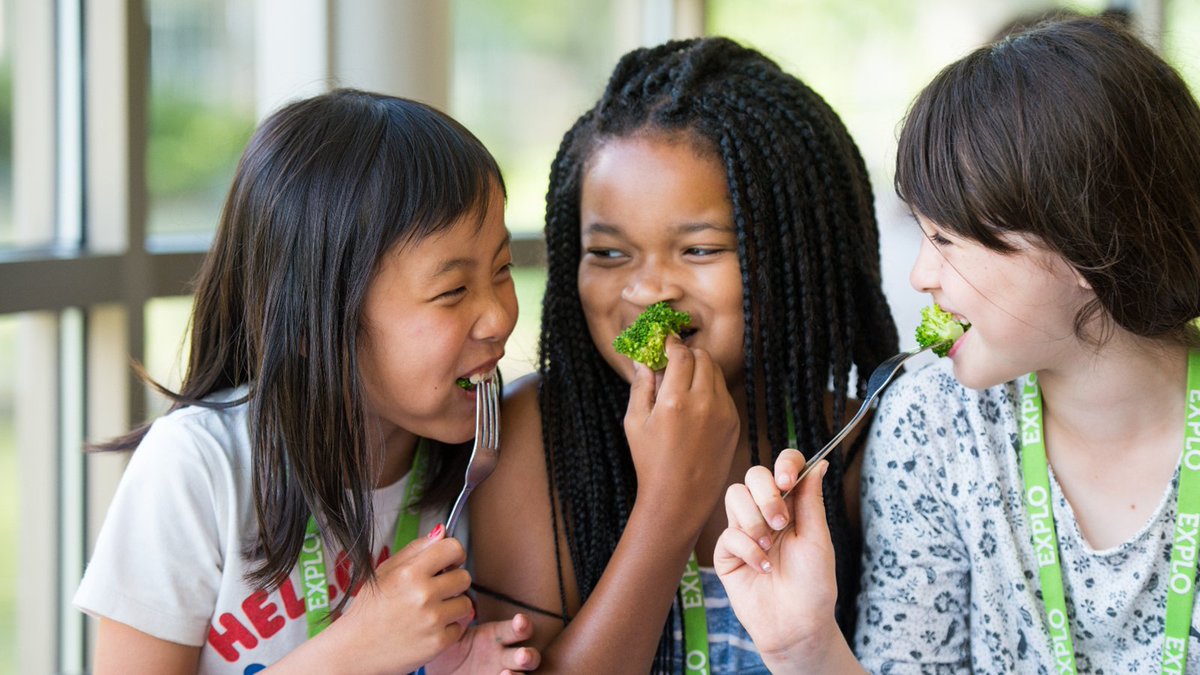 EXPLOLive's tweet photo. It’s #WeLoveBroccoliDay (really, it is!), so we’re sharing our all time favorite broccoli pic. If only we all loved broccoli as much as these EXPLO Junior students do!
#EXPLO #EXPLOSummer #SummerProgram #Learning #Broccoli #EatYourVeggies #FiveADay #Vegetables #Kids #Fun #Happy https://t.co/USS8iAyGkN