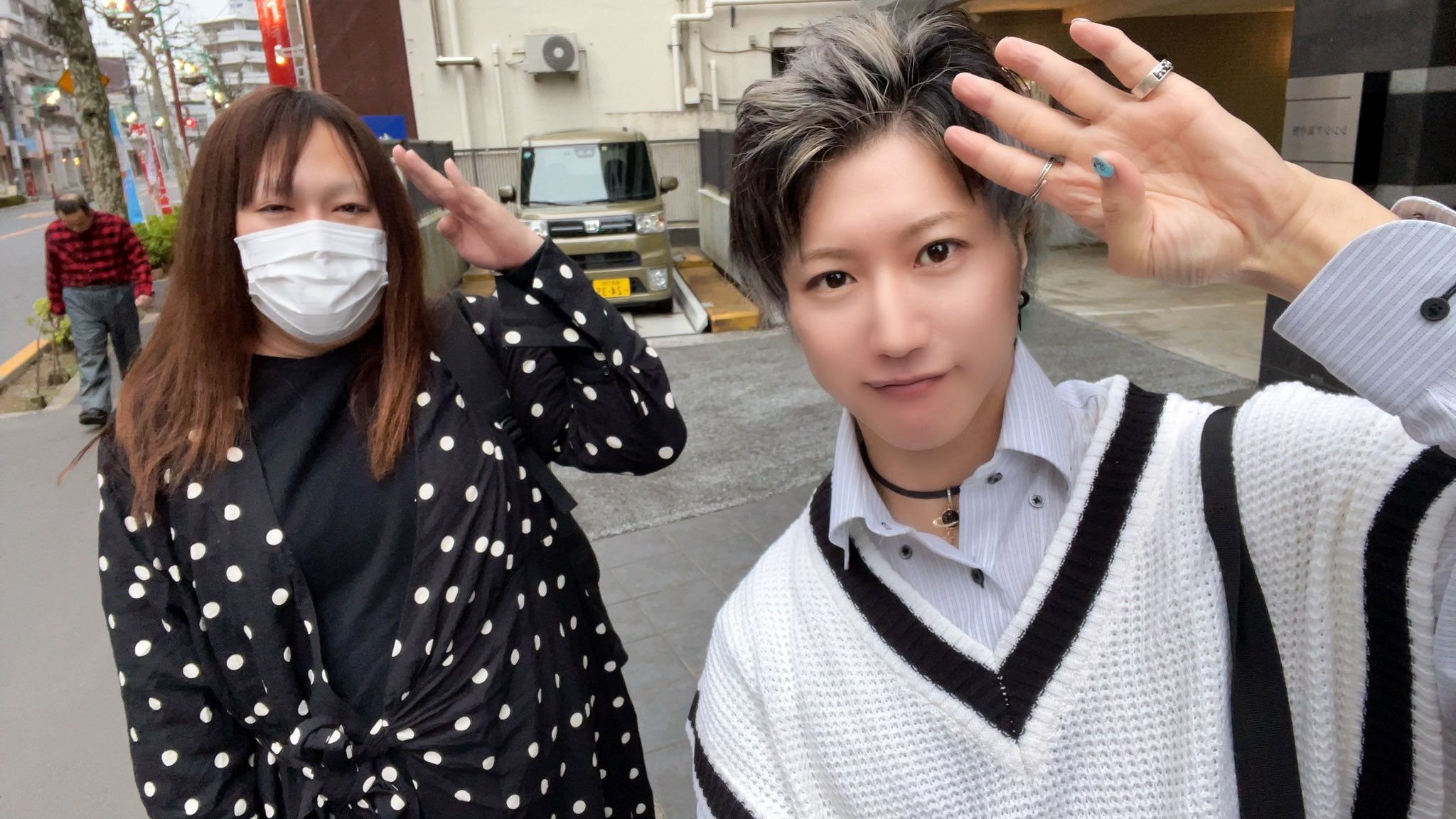 公式ストア ユーチューバー しんやっちょ ステッカー 直筆サイン入り缶