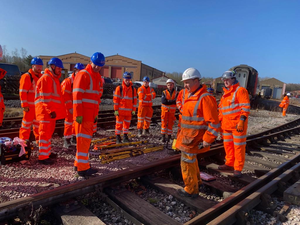 PWInstitution's tweet photo. ๐ค๏ธ Practical Trackwork Challenge Day 1: S&C Gauging with Neil Denton, lecturer on PWI S&C Refurbishment and Track Engineering Diploma courses.
Join us and benefit from his expertise and knowledge: https://t.co/dMjGEVV2tU
#thepwi #track #engineer #trackworkchallenge2023 https://t.co/Al2RZzZrPN