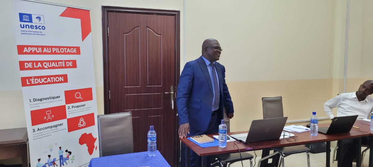 ENSBurundi's tweet photo. A l'hôtel Le Chandelier, dans le cadre des activités du Programme d'appui au pilotage de la qualité de l'éducation où l'ENS, en collaboration avec l'IIPE-UNESCO, a organisé un atelier de co-conception des formations et autres activités de renforcement des capacités des enseignant https://t.co/ua5CRVWB2m