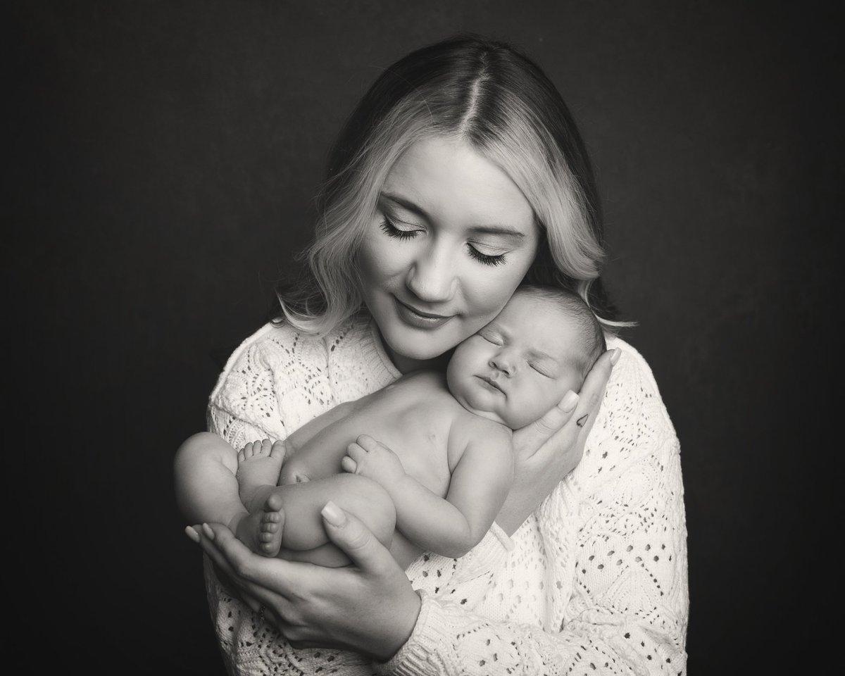 A family's first portrait 🖤 

#newbornmoments #newbornphotography #BTWphotography #blackandwhitephoto #familyportraits