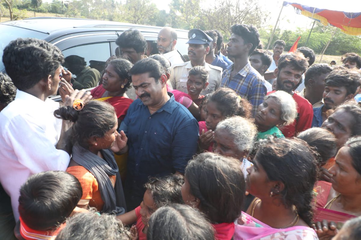 rajasekarmkm's tweet photo. அடிப்படை வசதிகளான குடிநீர், மின்சாரம், இருப்பிட பட்டா கேட்டு 10 ஆண்டுகளுக்கும் மேலாக போராடி வரும் அச்சிறுப்பாக்கம், அகிலி பகுதி இருளர் மக்களை #சீமான் அவர்கள்  சந்தித்து அவர்களது நியாயமான கோரிக்கைகளை வென்றெடுக்க #நாம்தமிழர்கட்சி துணை நிற்கும் என உறுதியளித்தார்.  @NTK_Maduranthak https://t.co/bynXZzOcmo