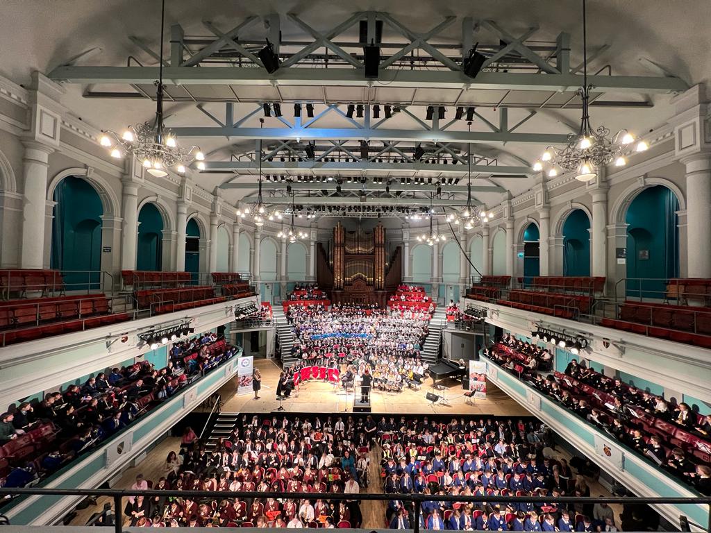 750 recorder players 🎶 #RecFest23 @SoTCityCouncil @emsstaffs @tmpartnership @StokeLearning @StokeCreates @StokeCEP @BurnwoodCSchool @CarmountsidePri @HarpfieldST4 @HempstallsA @MeirHeathPS @milton_primary @OLOG_CA @sandford_hill