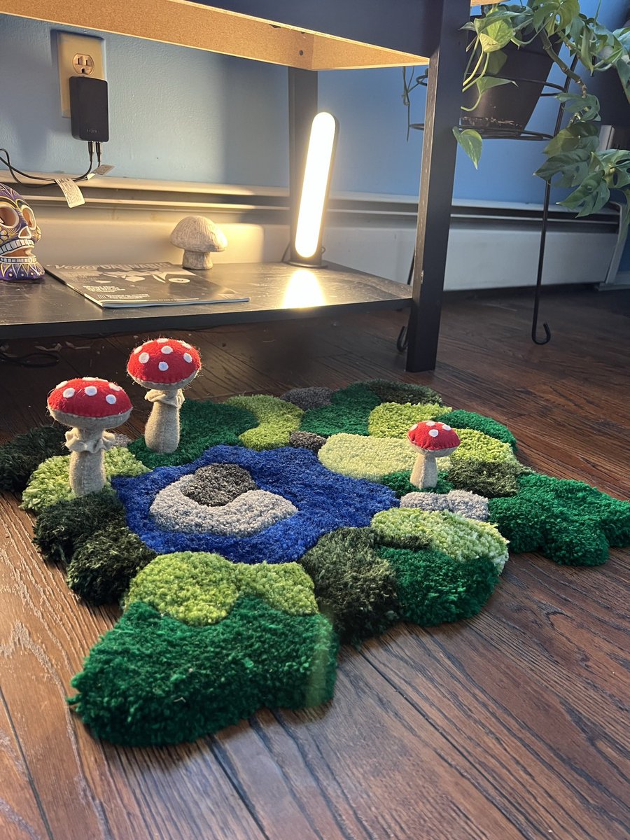 ManifestDream10's tweet image. I guess I’m using Twitter now so here’s some custom moss rugs by me ✨ 

#rugtufting #customrug #mushrooms #mushroom #artist #smallbusiness #rugmaking #mossrug
