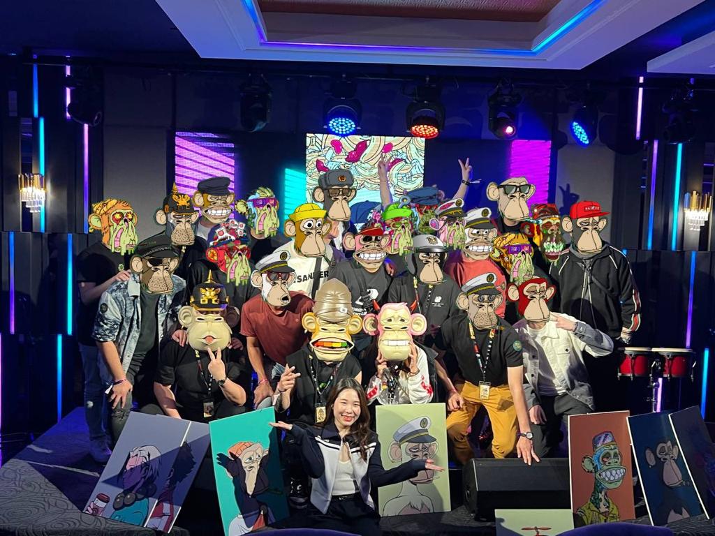 Lever_Group's tweet photo. Thrilled to have flashbacks to our first LEVER physical event in Malaysia!
It was insanely cool, and thanks for all @BoredApeYC  holder support, we look forward to having the next gathering soon! Stay tuned.

#LEVER #WEB3 #WEB2 #O2O #Music #Event #LIVEEvent https://t.co/sEF81Cq2E9