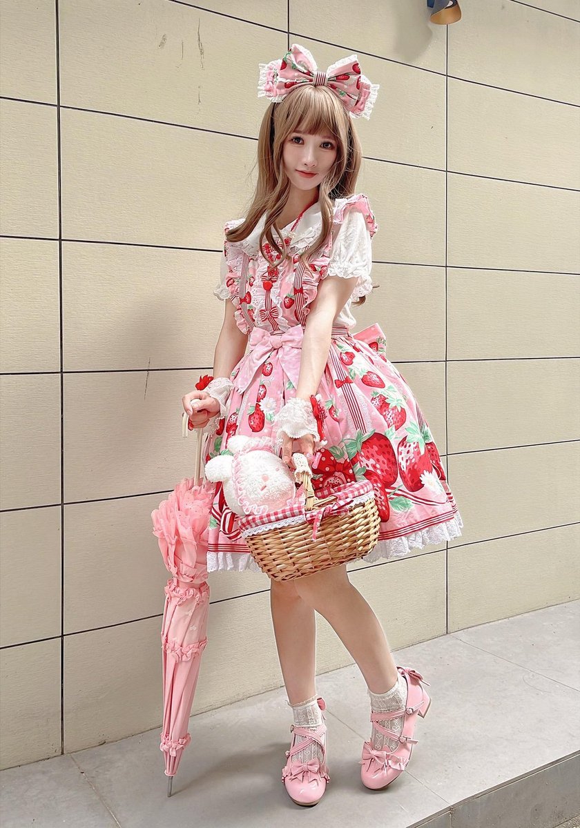 Miumimiko's tweet photo. 穿你想穿的~ https://t.co/7iTdykqwbV
